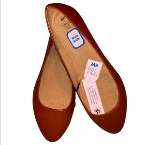 Time and Tru Brown Flats (8 WIDE)